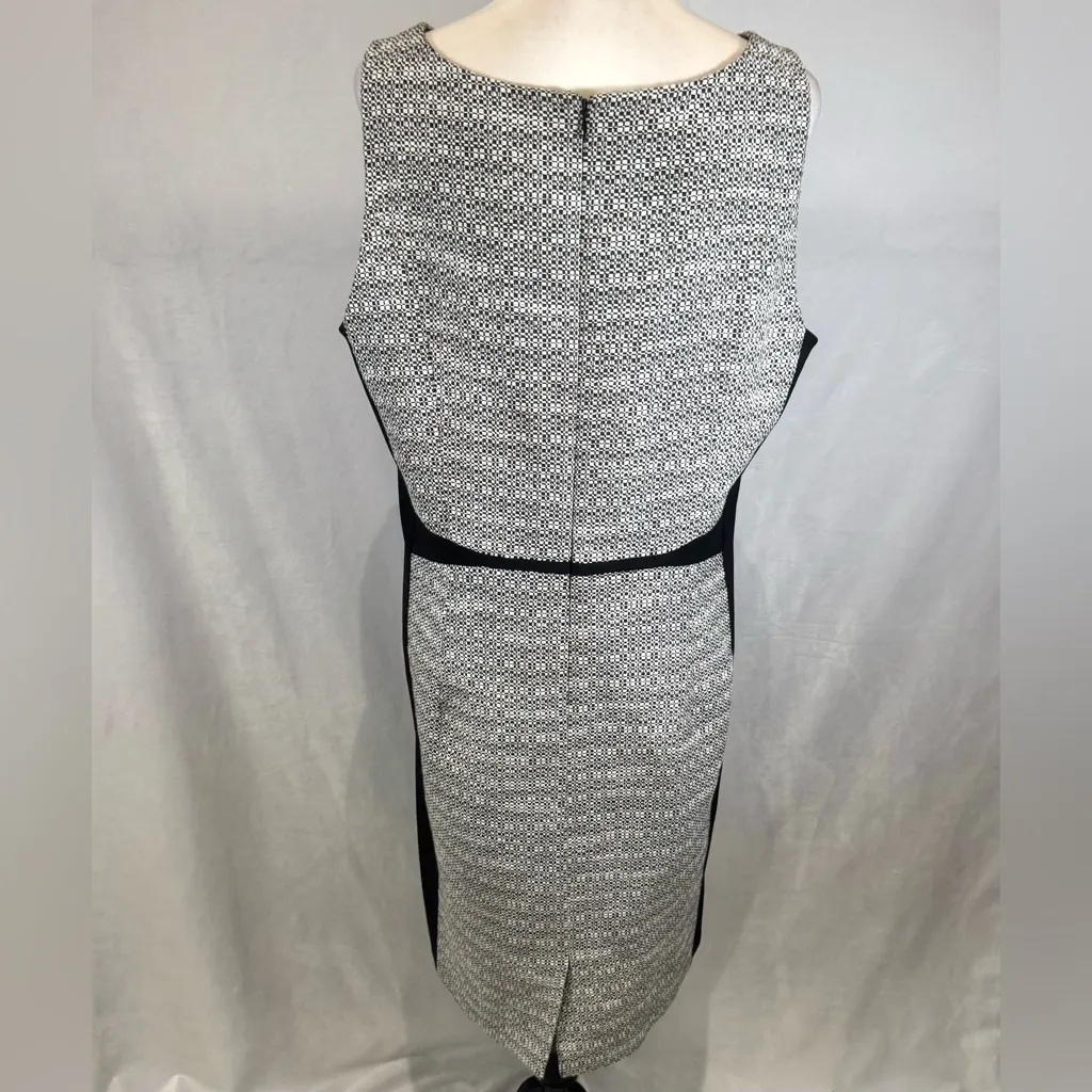 White House Black Market black and white flattering tweed sheath dress size 14 - Image 4