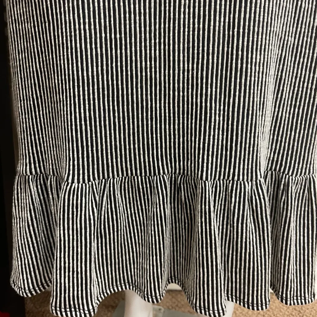 Caution to the wind  Striped Maxi Dress with belt size Large - Image 4