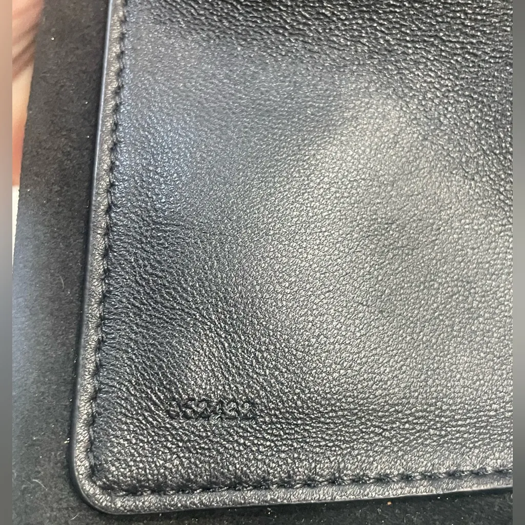 Loewe Small Squeeze bag in mellow nappa black lambskin - Image 15