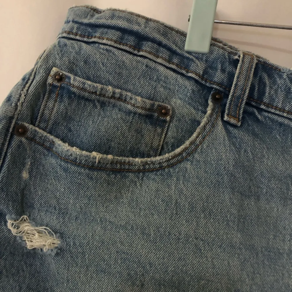 ABERCROMBIE & FITCH The Mom High Rise Curve Love Jean Shorts Size 35 - Image 7