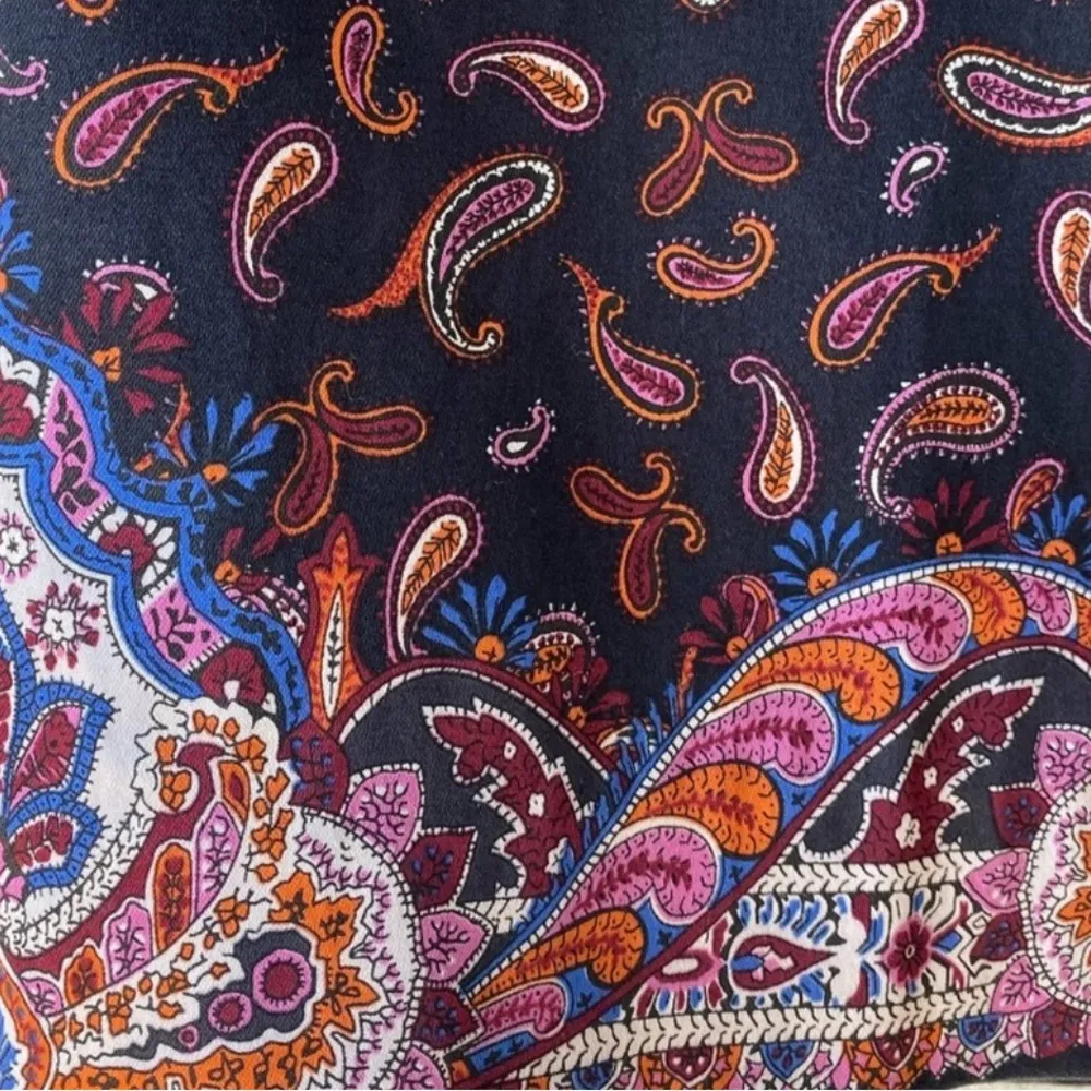 J Crew Navy Blue and Pink Paisley Pencil Skirt - Image 4