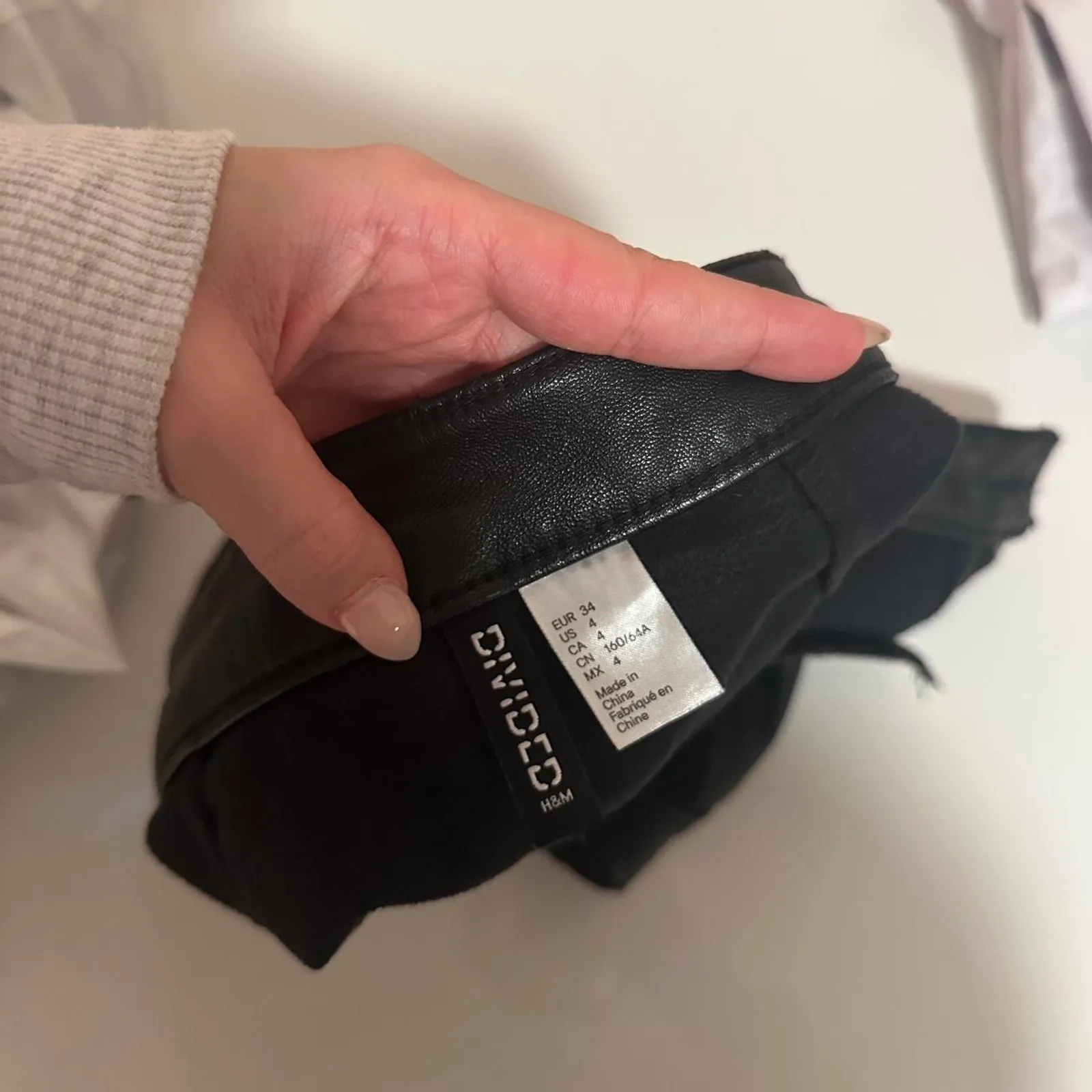 Hm leather mini shorts super Black Size 4 - Image 5