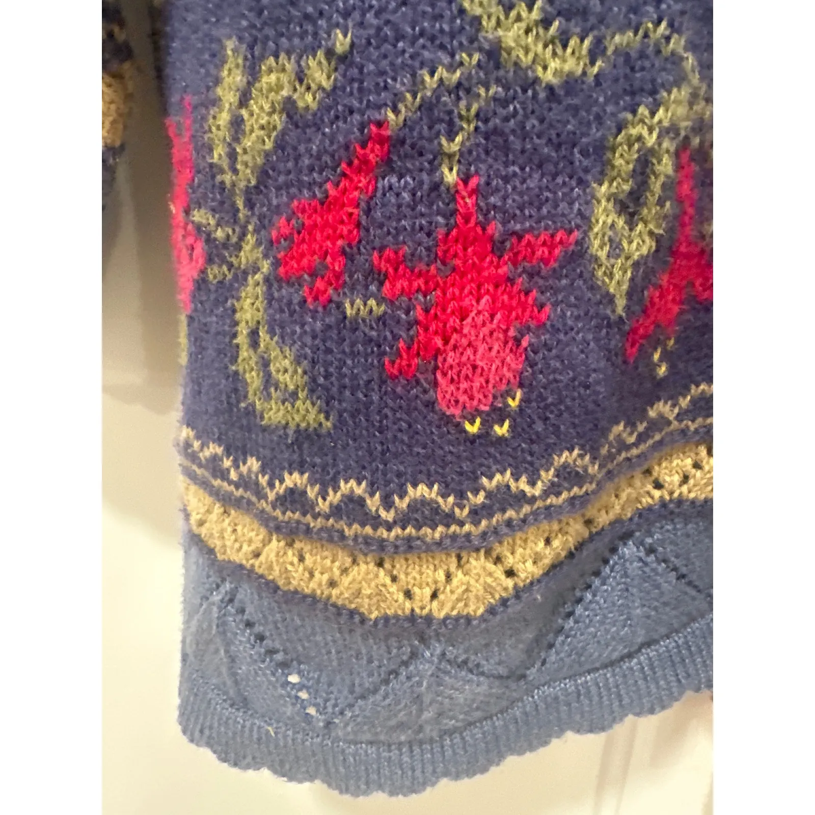 Acorn Vintage Floral Knit Sweater Great Britain Blue Red Gold Large cottagecore - Image 5