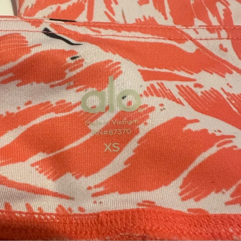 ALO Yoga Palm Springs Guava Leaf Airbrush Leggings XS - Image 9