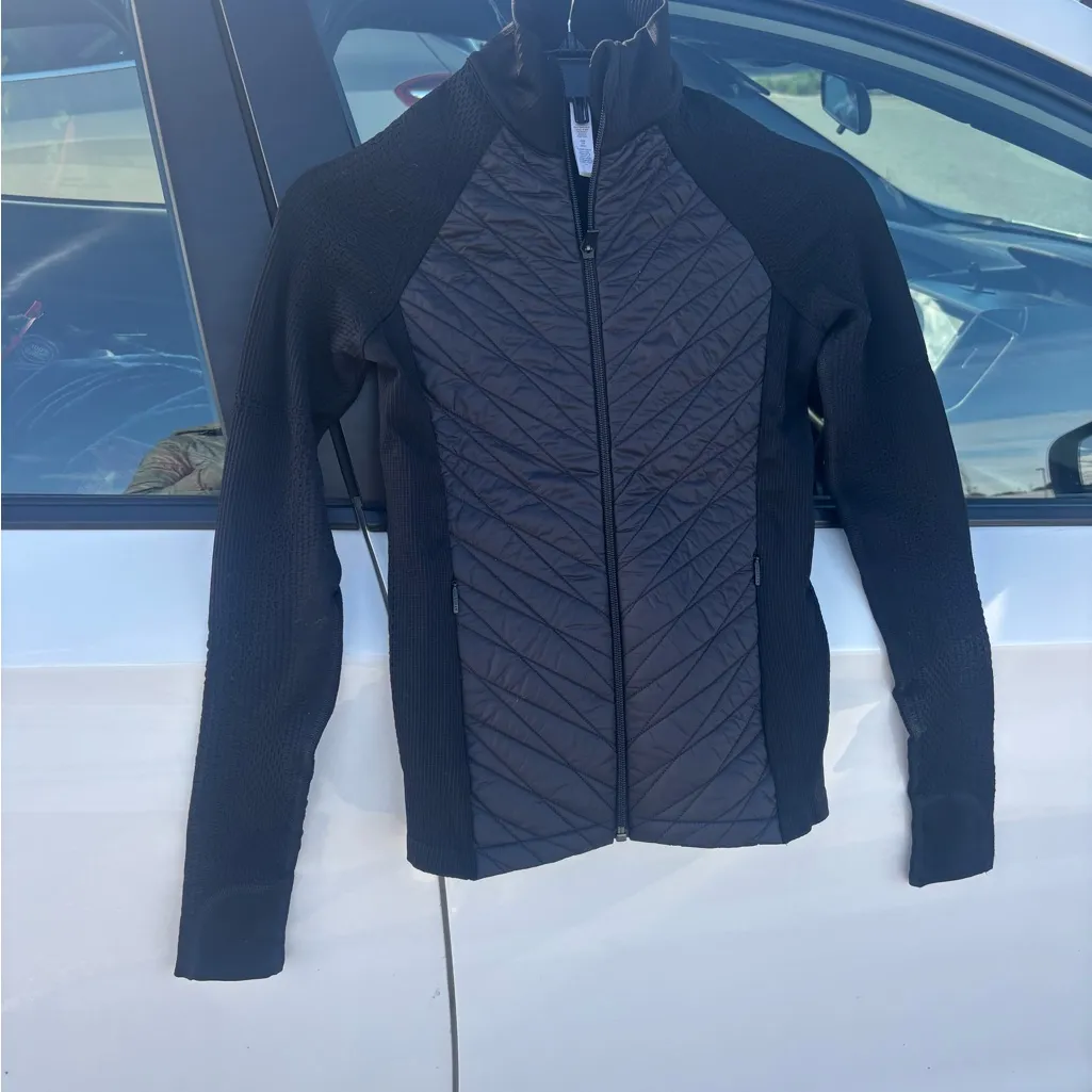 Athleta Women's Black Quilted Jacket  XXS - Image 3