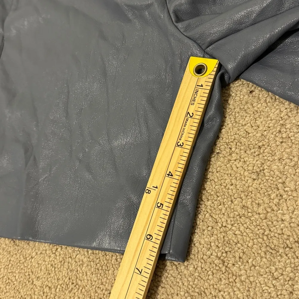 Aritzia Babaton Smith High-waisted Vegan Leather Elastic Waist Shorts Size 2 - Image 8