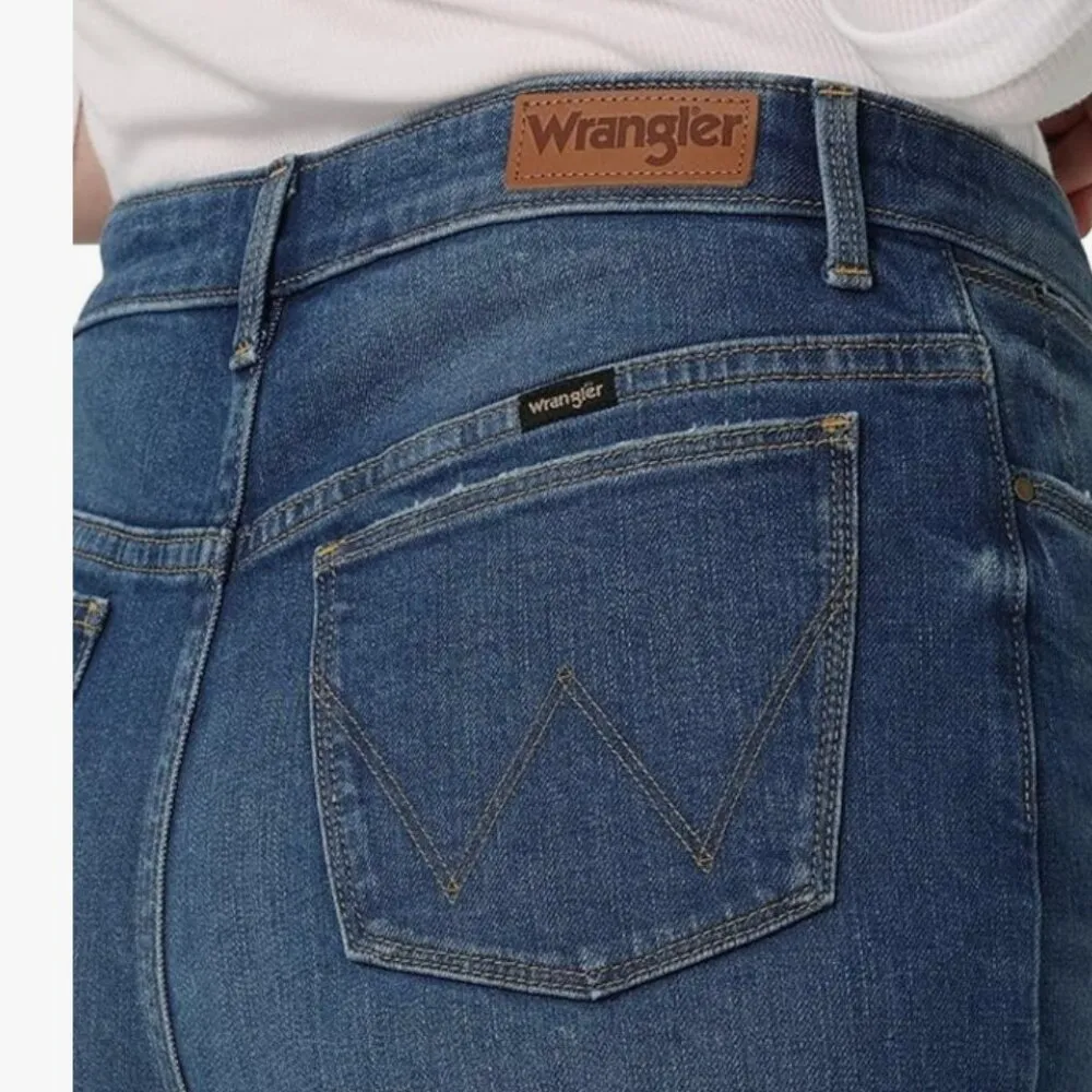 NWT Wrangler Women's High Rise Loose Straight Jeans  12/31 - Image 5
