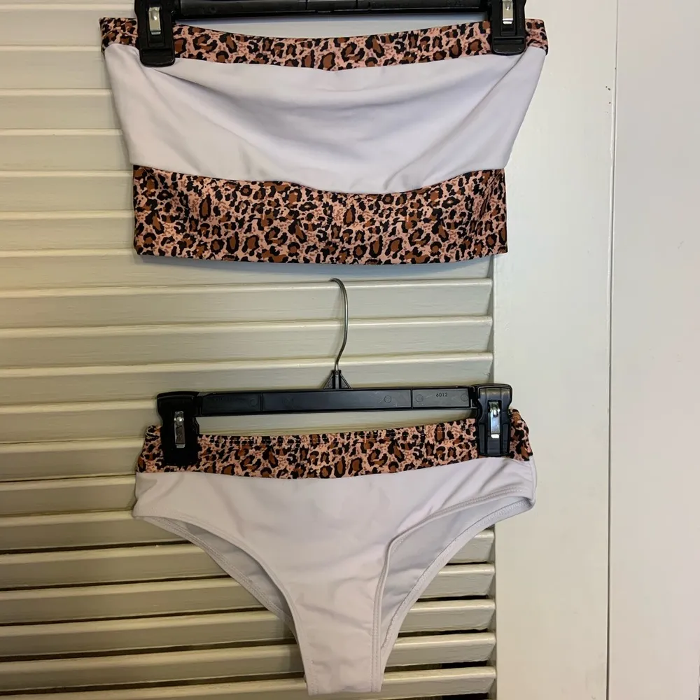 Shein SM 2 pc White & leopard tube top bikini - Image 2