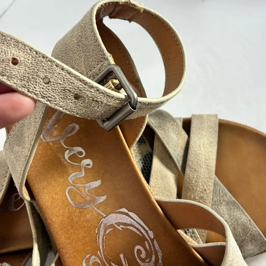 Very G Women's Ankle Strap Metallic Tan & Snake Skin Print Sandals - Image 3