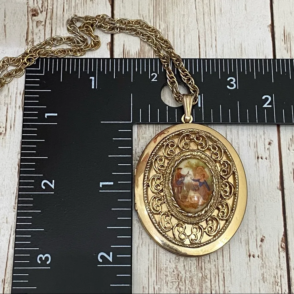 Vintage Victorian Locket Necklace - Image 4