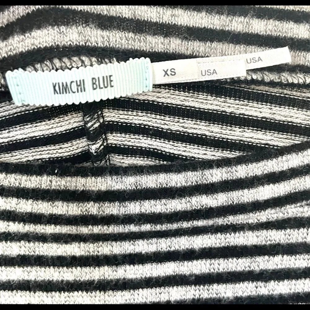 Kimichi Blue UO black and grey stripe long top - Image 4