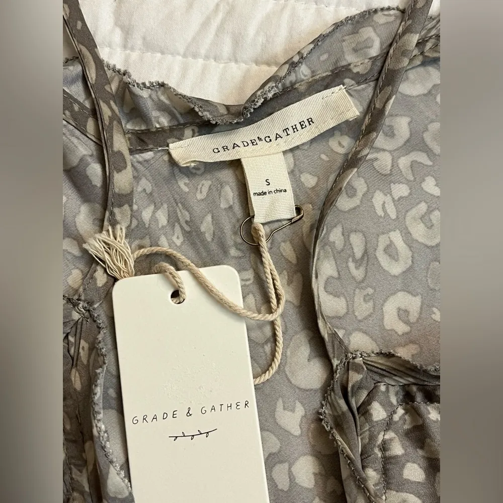 grade & gather satin leopard print tank top NWT - Image 3