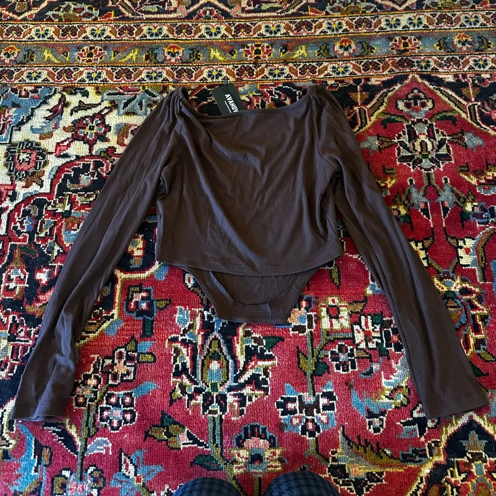NWT Amazon Brown Long Sleeve Crop Top Size S - Image 3