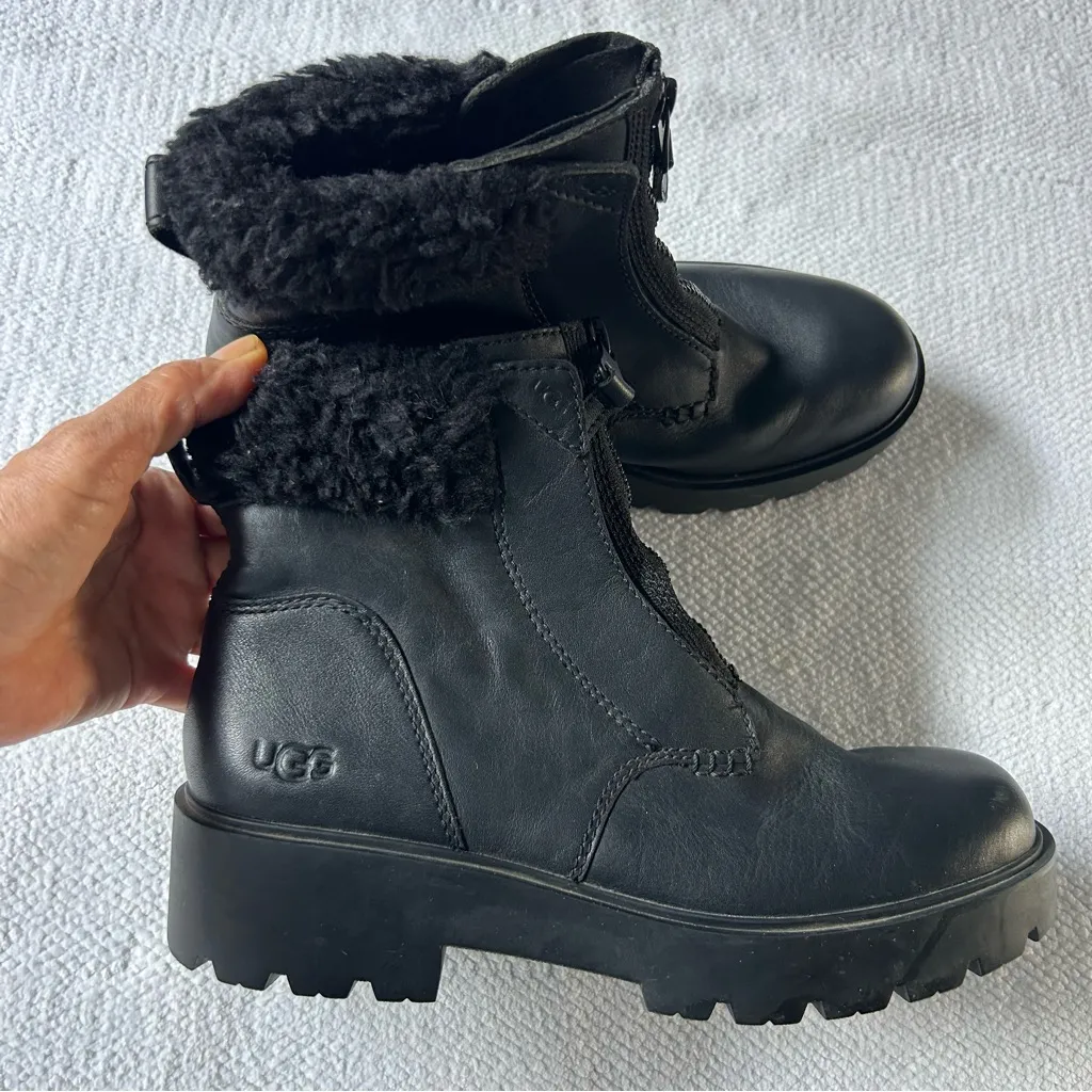 UGG Czeriesa Women's Black Boots - Image 9