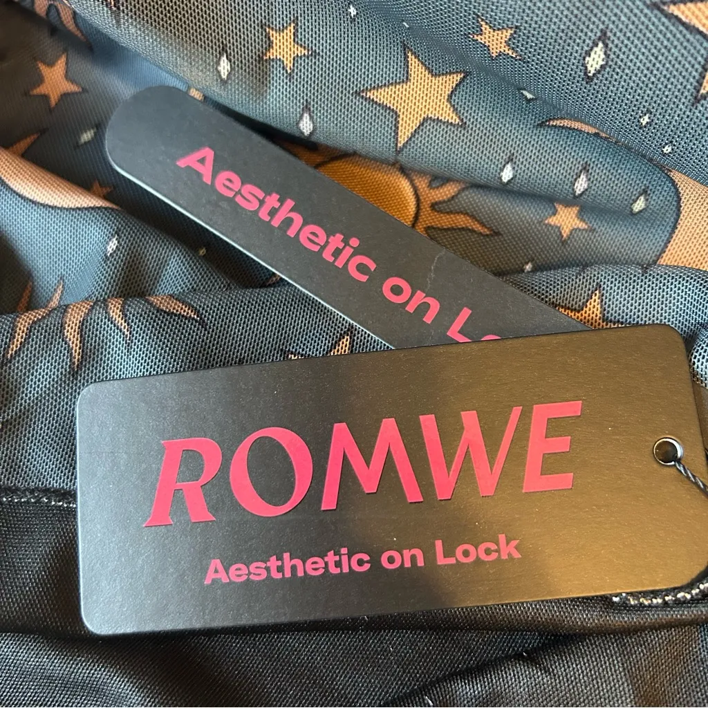 NWT Romwe Hippie Sun & Moon Graphic Drawstring Ruched Dress: Size MEDIUM - Image 4