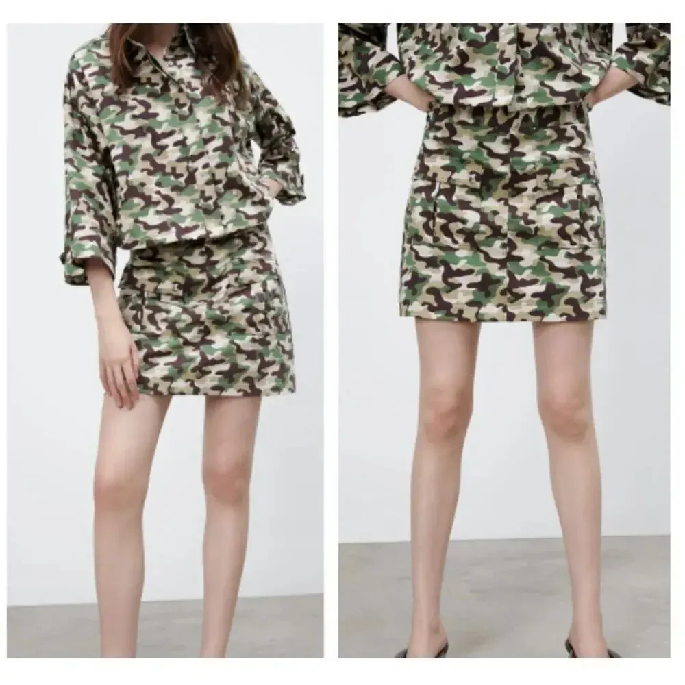 Zara Women's Medium Camouflage Zip-Up back Mini‎ Skirt with Pockets - Image 2
