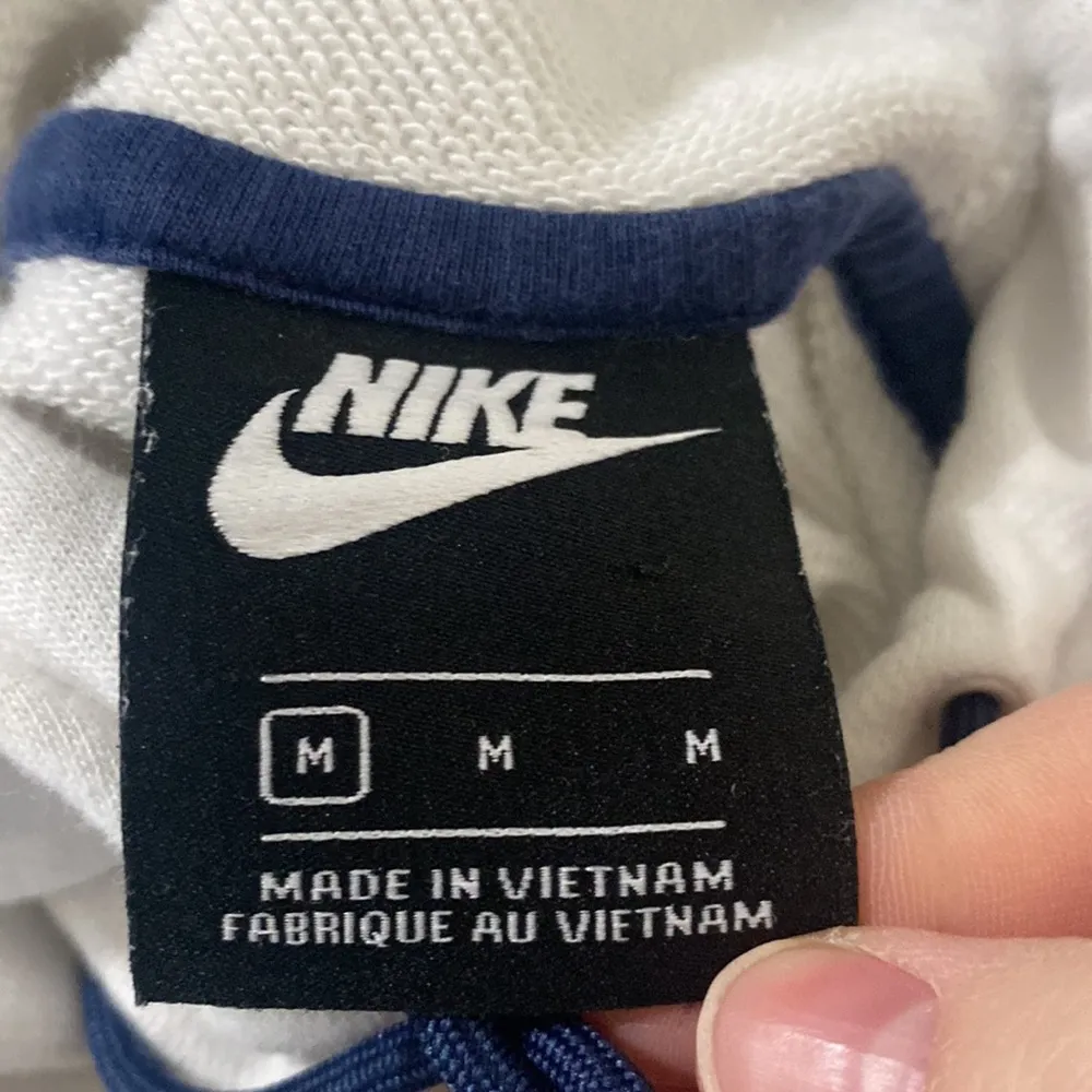 Nike spellout logo kangaroo pocket white and navy drawstring hoodie size M - Image 11