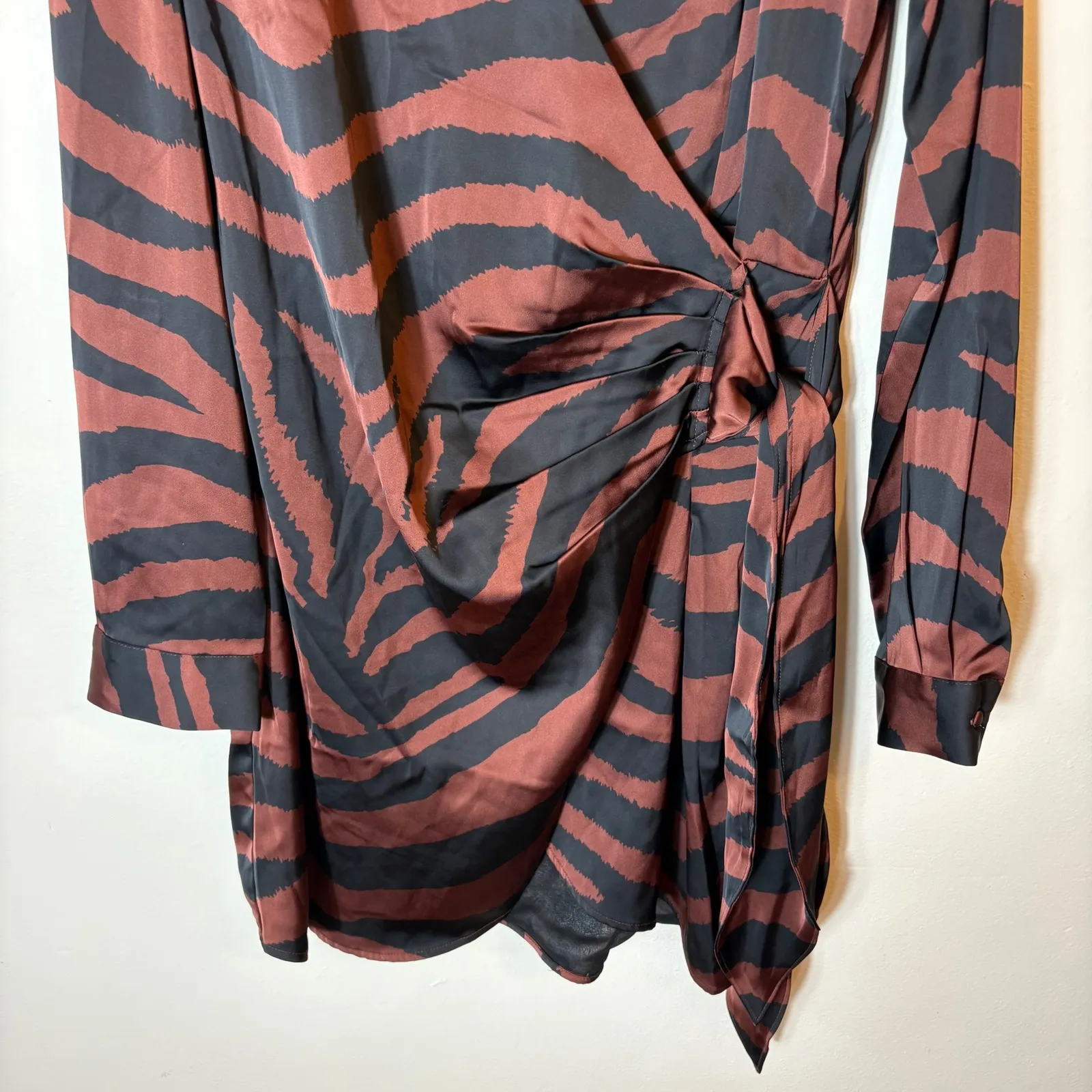 House of Harlow 1960 Women's Brown Zebra Print Long Sleeve‎ Wrap Dress Medium - Image 4