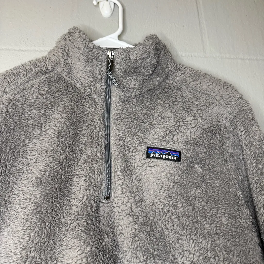 Patagonia Women’s Los Gatos 1/4 Zip Fuzzy Fleece Pullover in Grey Size Medium - Image 4