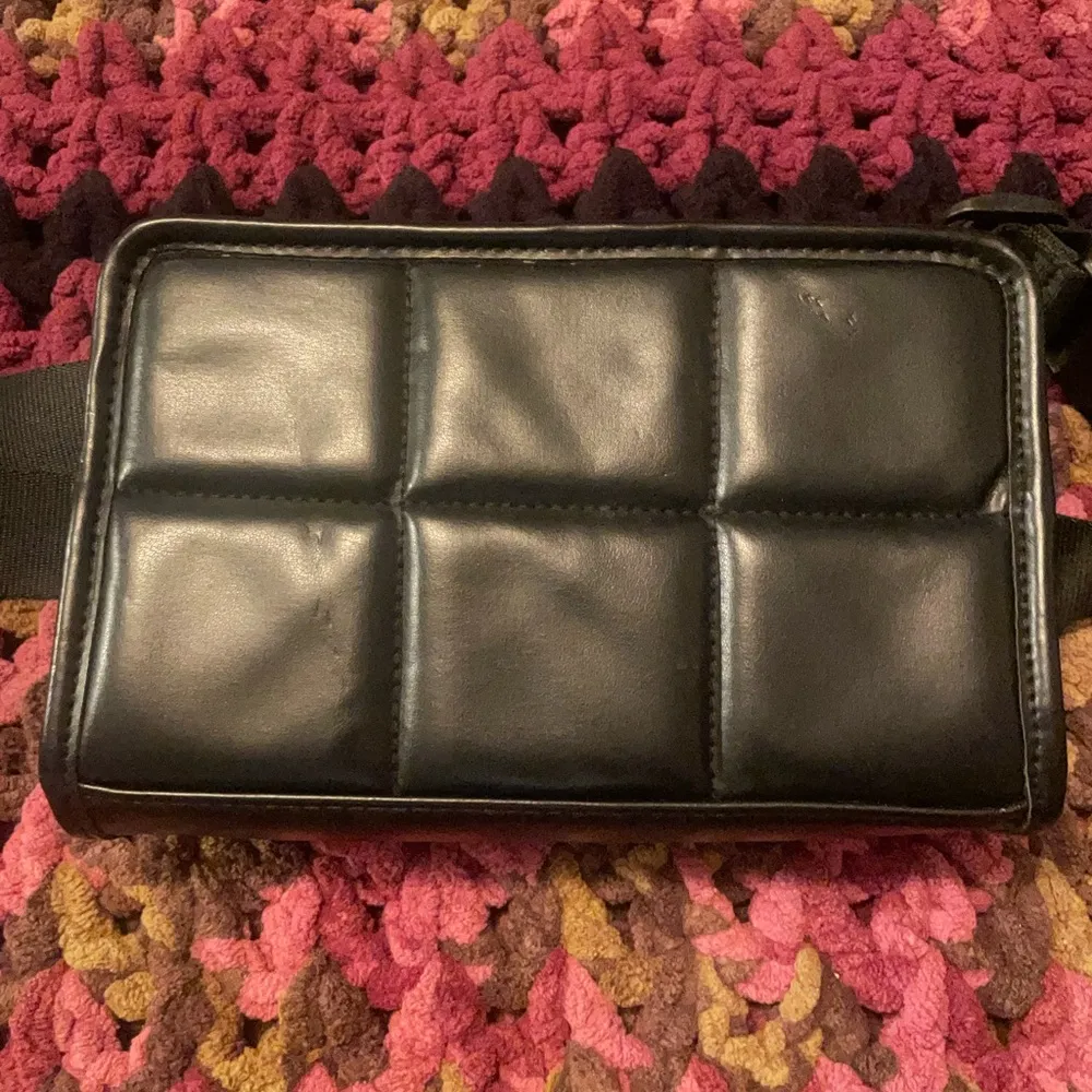 Amanda Uprichard Belt bag. - Image 2