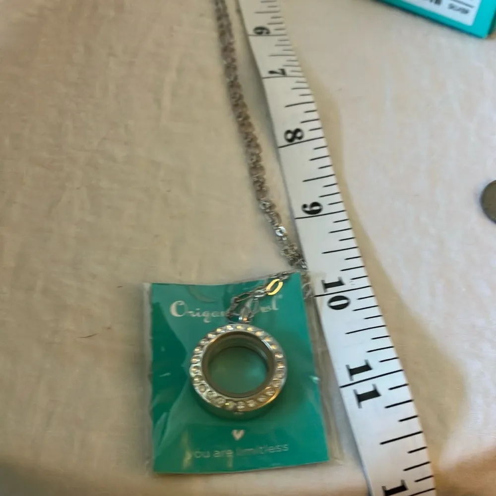 Origami Owl: 2018 Silver Tone Necklace with Mini Pendant & Pink Butterfly Charm - Image 9