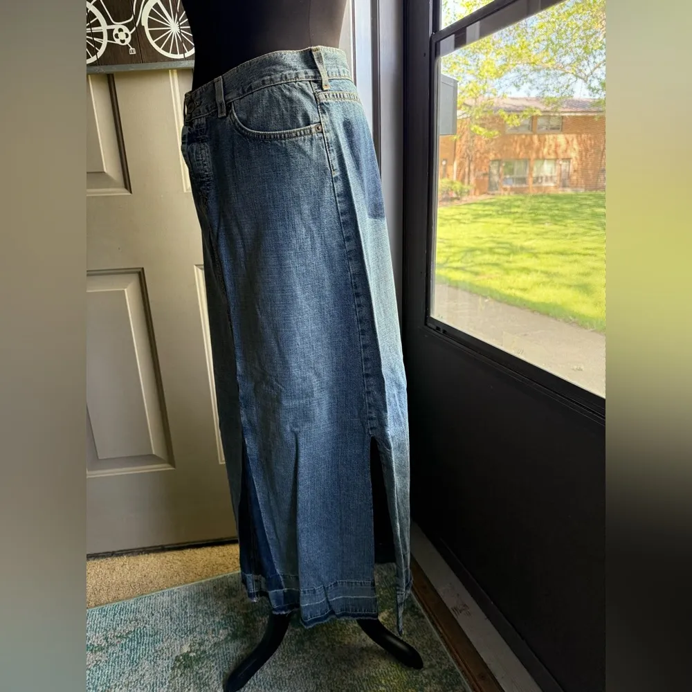 Vintage 2001 Lucky Brand distressed contrast button fly denim maxi skirt, size 8 - Image 8