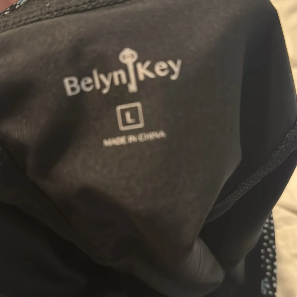 Belyn Key Ruffle Skort Onyx/Moonstruck, front slash and back pockets, Large NWT Black - Image 9