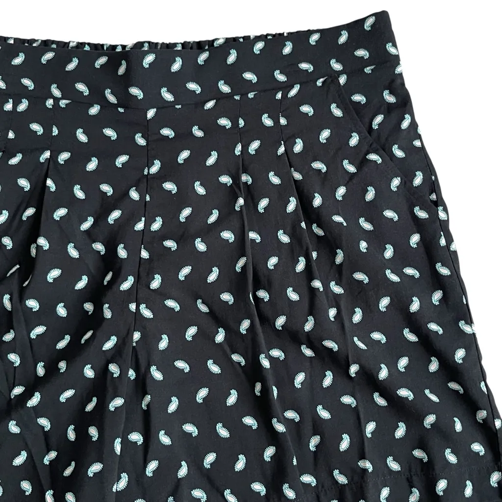Torrid Challis Paisley Printed Shorts Women’s Plus Size 1 Lightweight Pull On - Image 6