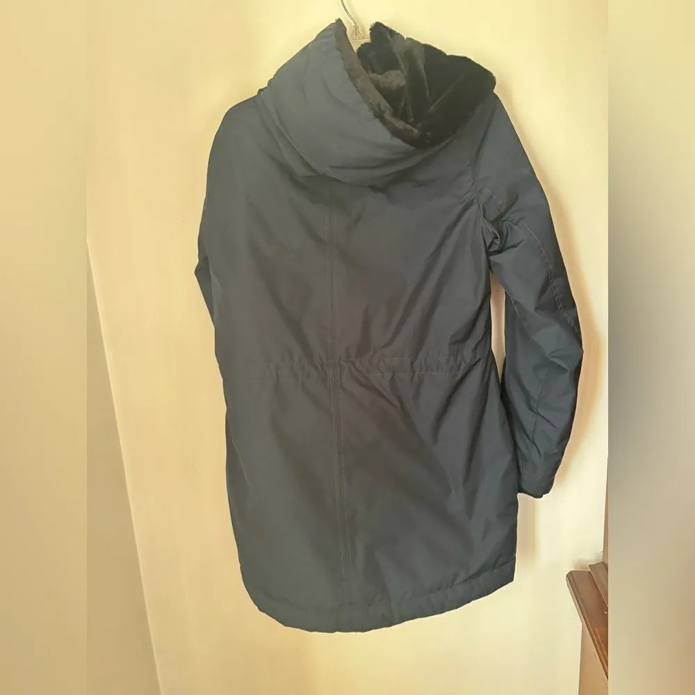 Abercrombie blue poly filled winter coat with faux fur hood lining size M - Image 12