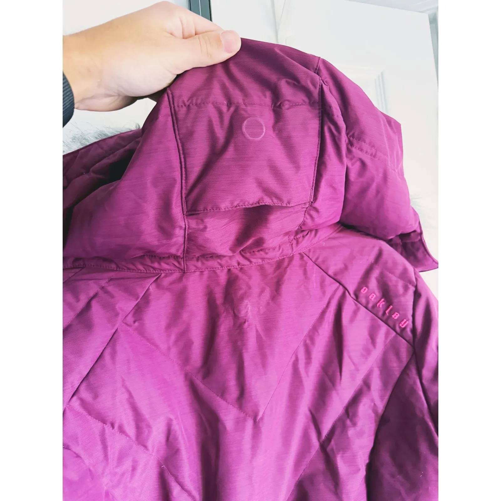 Oakley  Full Zip Snowboarding Parka Fur Hood Ski Coat Medium Pink - Image 4