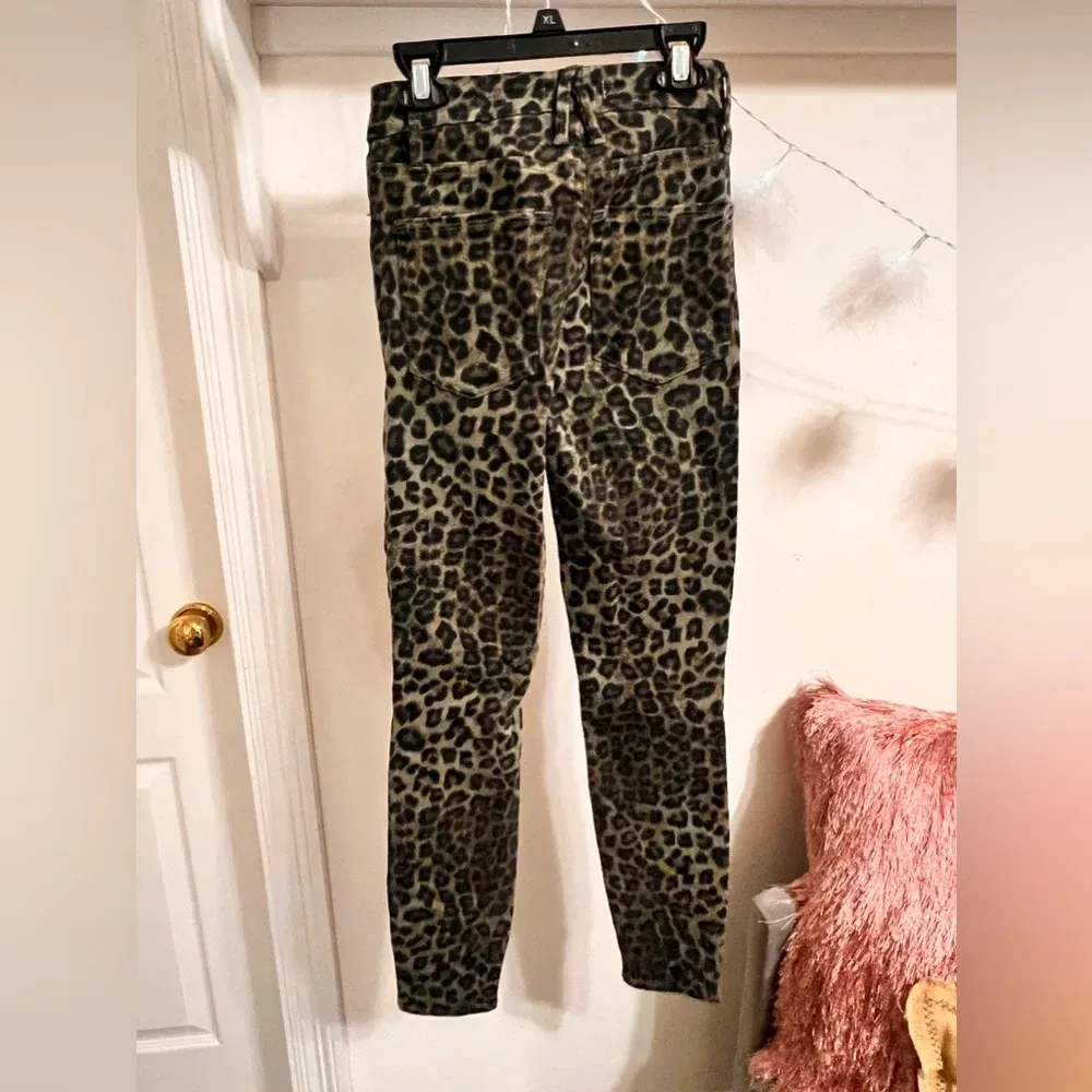 FINAL PRICE NWOT Good American Good Waist Sage Leopard Cropped Jeans - Image 5