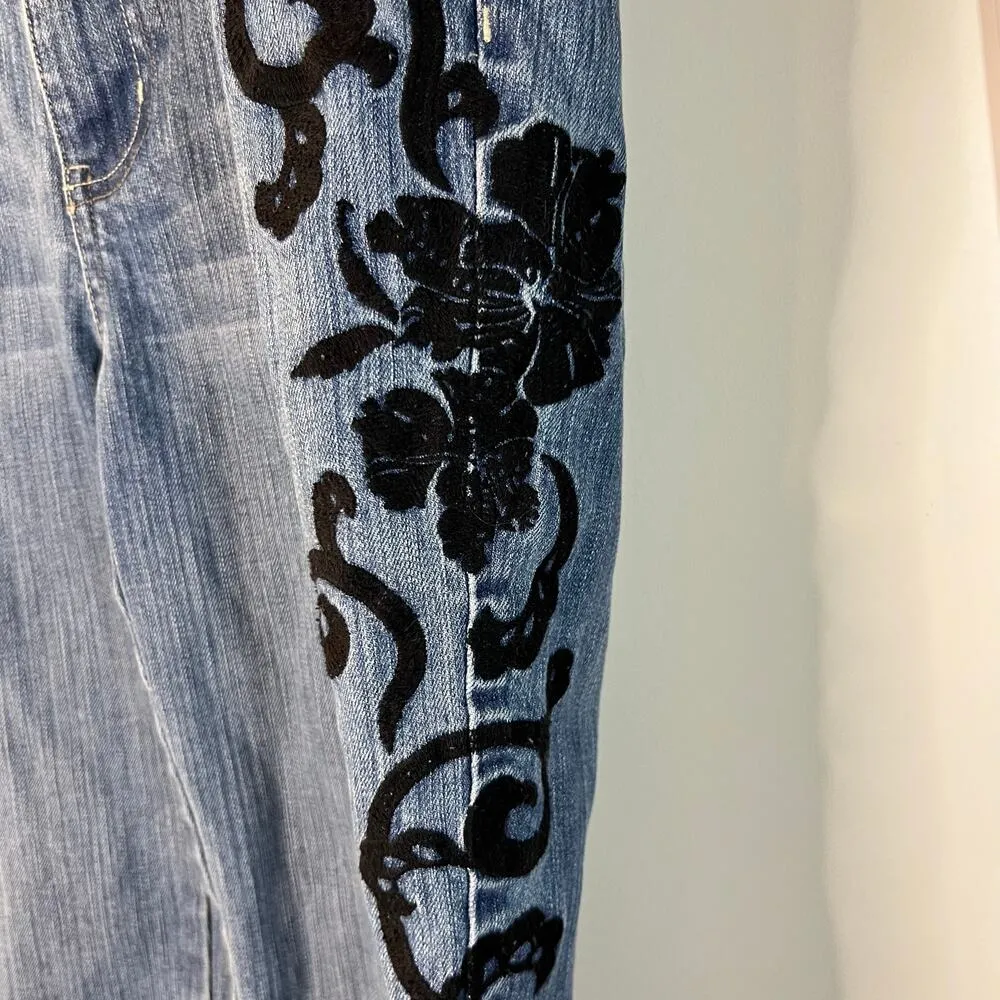 White House Black Market Blanc Women’s Embroidered Capris Jeans Size 6 - Image 3