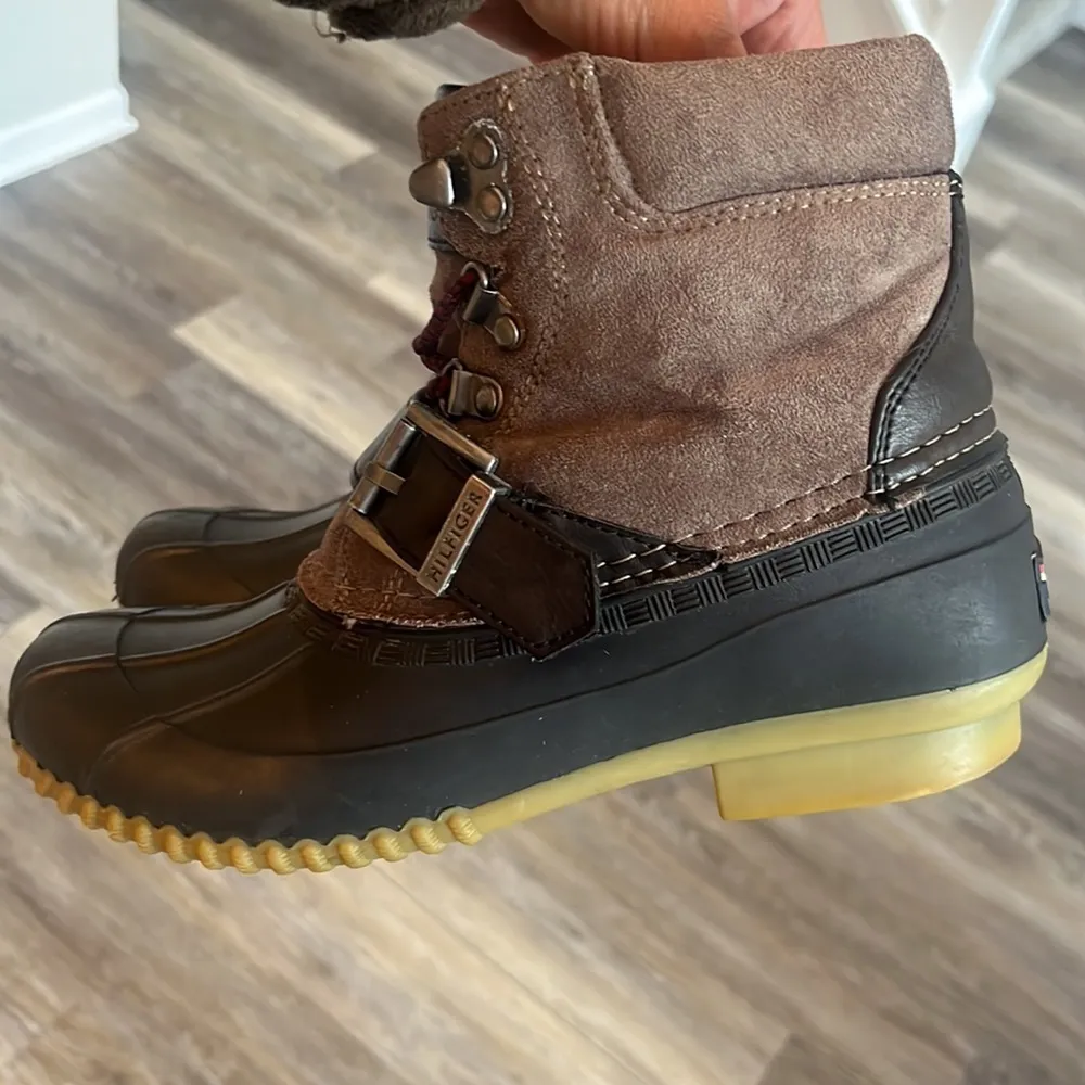 Tommy Hilfiger Women's Regin Snow Boots rain duck warm insulated side zip size 6 - Image 7