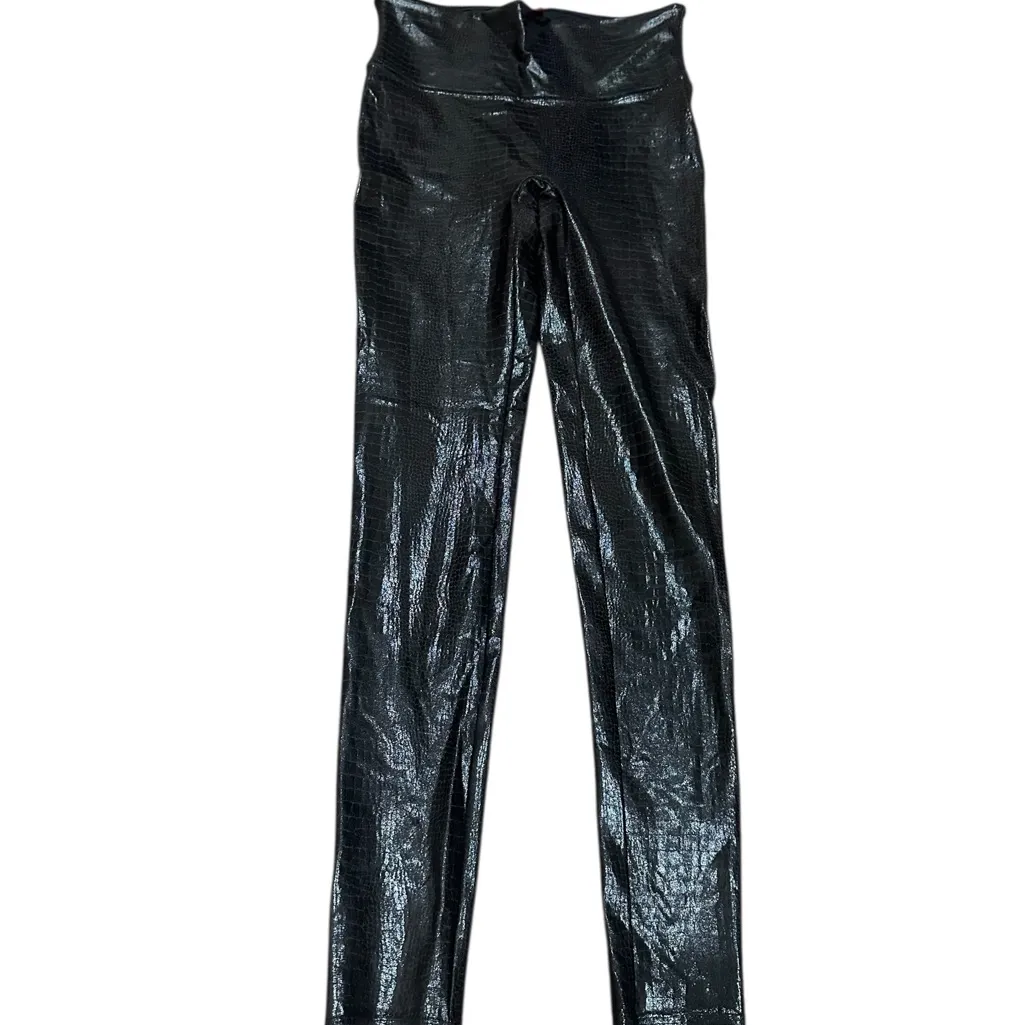 🖤 SPANX Faux Leather Croc Pattern Leggings | Black/Brown Size M | EUC✨ - Image 2