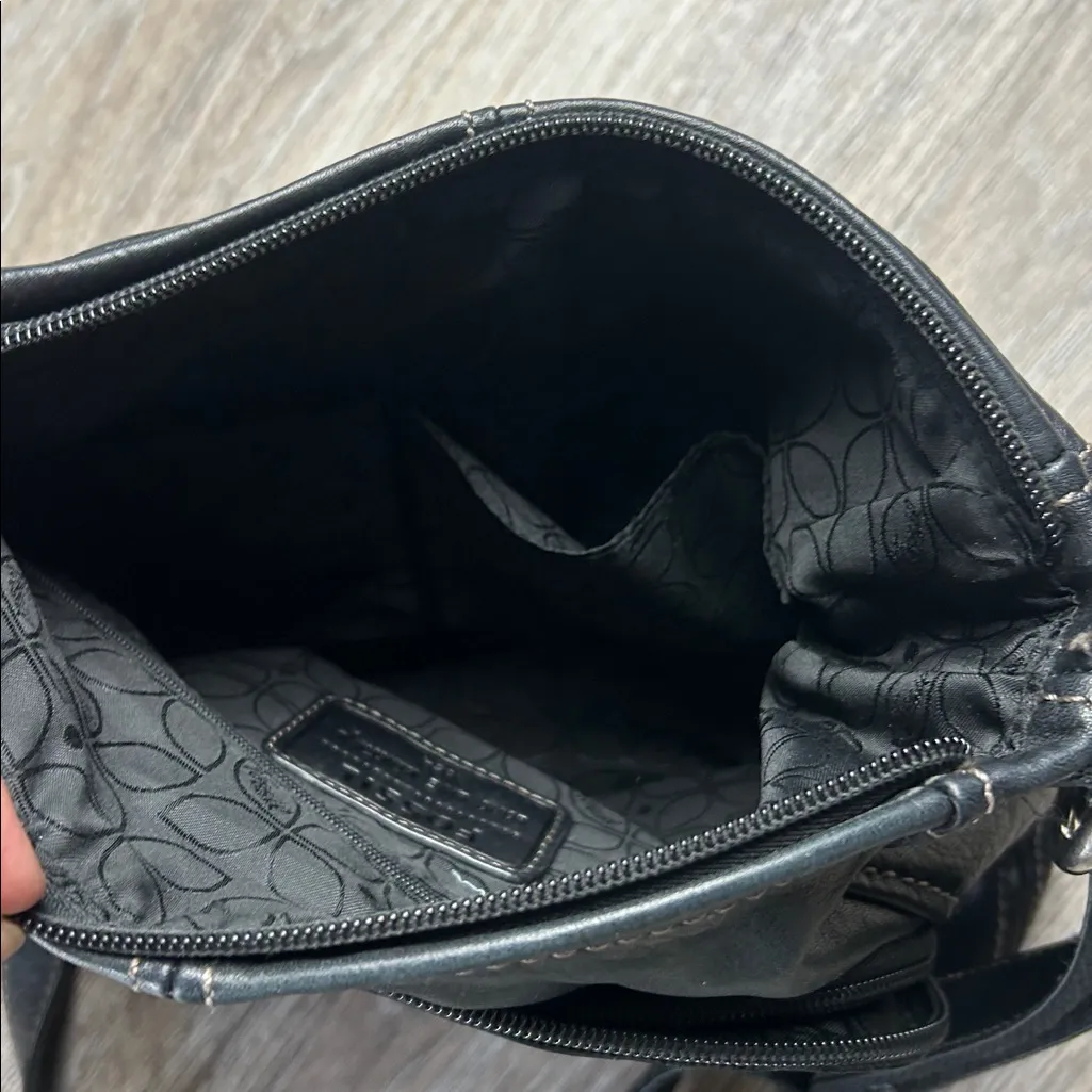 Fossil  Black Leather Crossbody Bag - Image 13