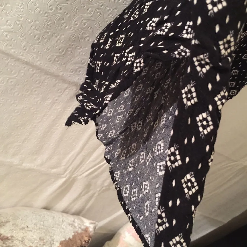 Universal Threads plus size Hi Lo Cropped Top Black - Image 6