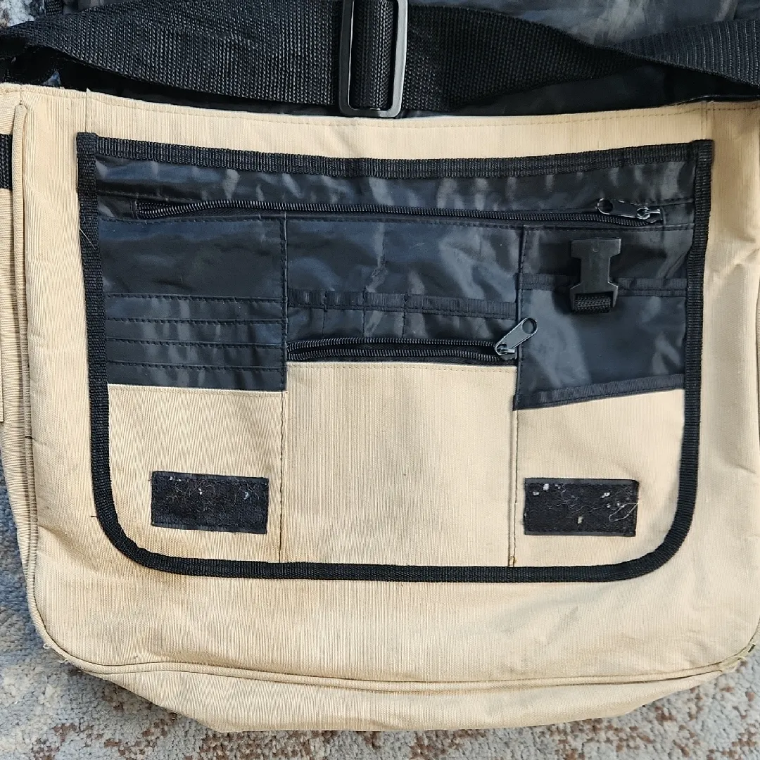 Mudd Y2K Vintage Messenger Bag Tan Black - Image 6