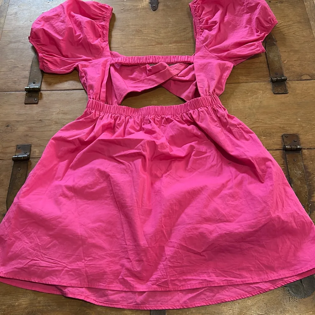 Le Lis Fuchsia Puff Sleeve Dress Size Medium - Image 4