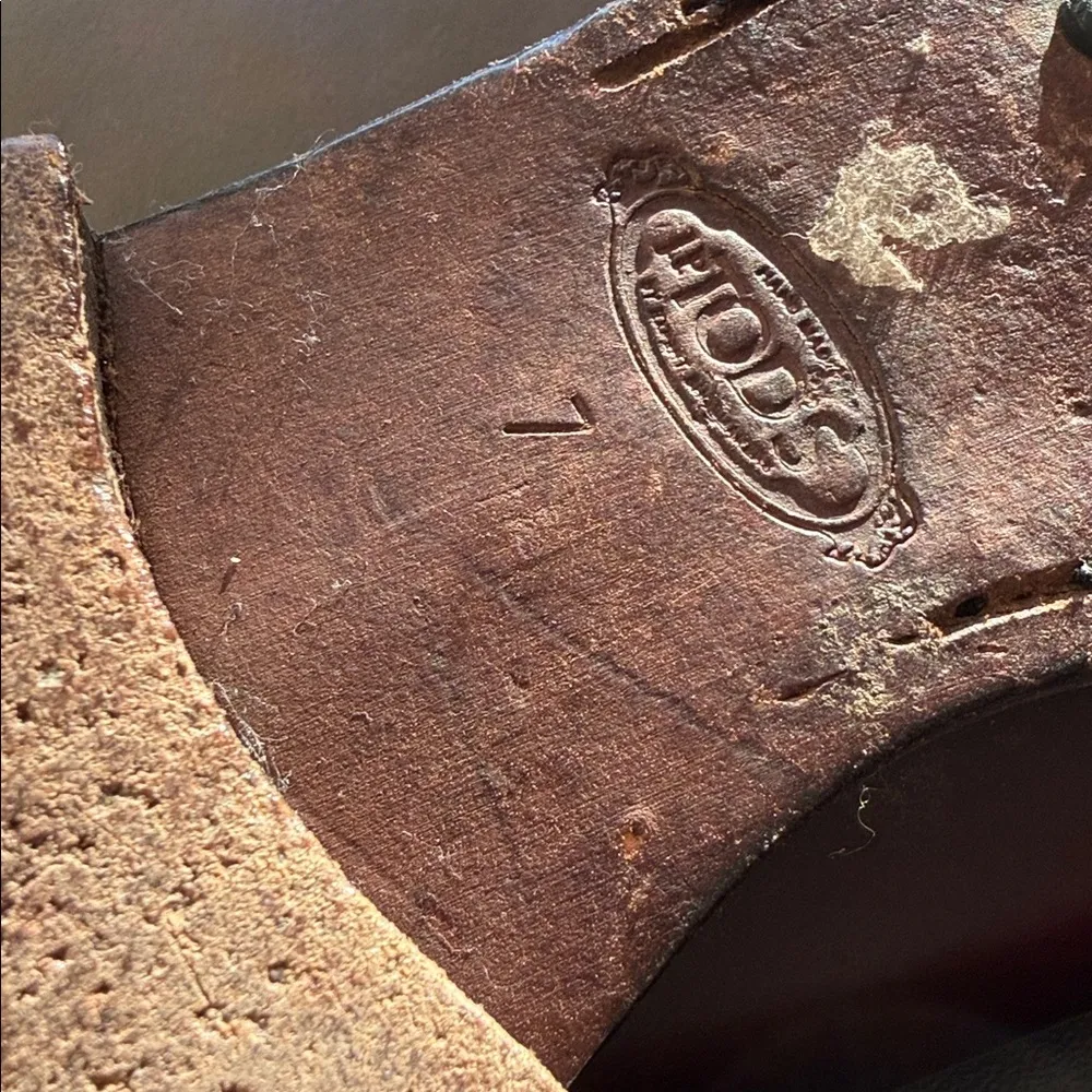 Tods Womens maroon loafer’s size 7 - Image 8