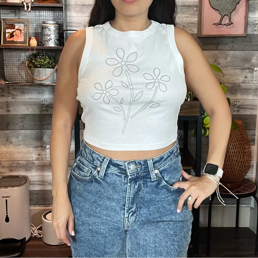 NWOT Bella Canvas Color-Changing Cropped Baby Tee, Size Small - Image 2