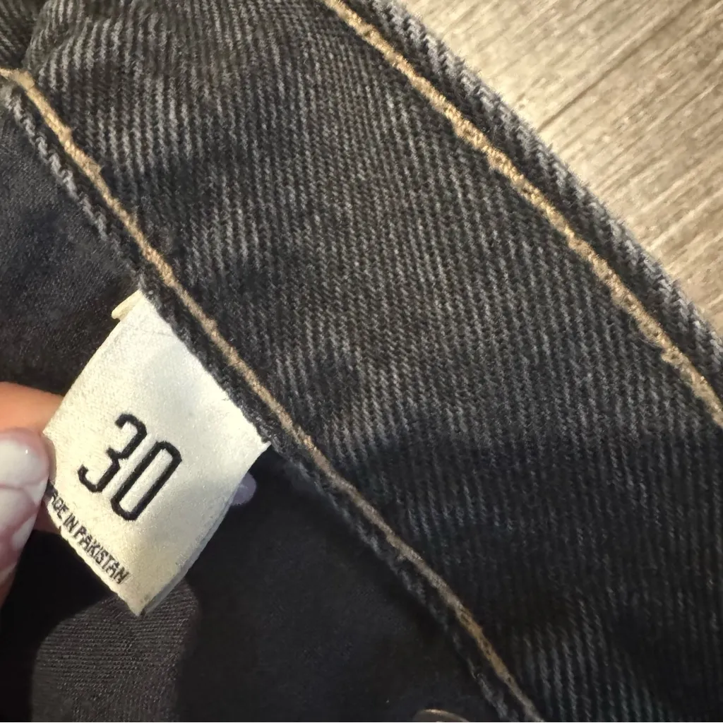 BDG Black Denim Cargo Shorts - Image 4