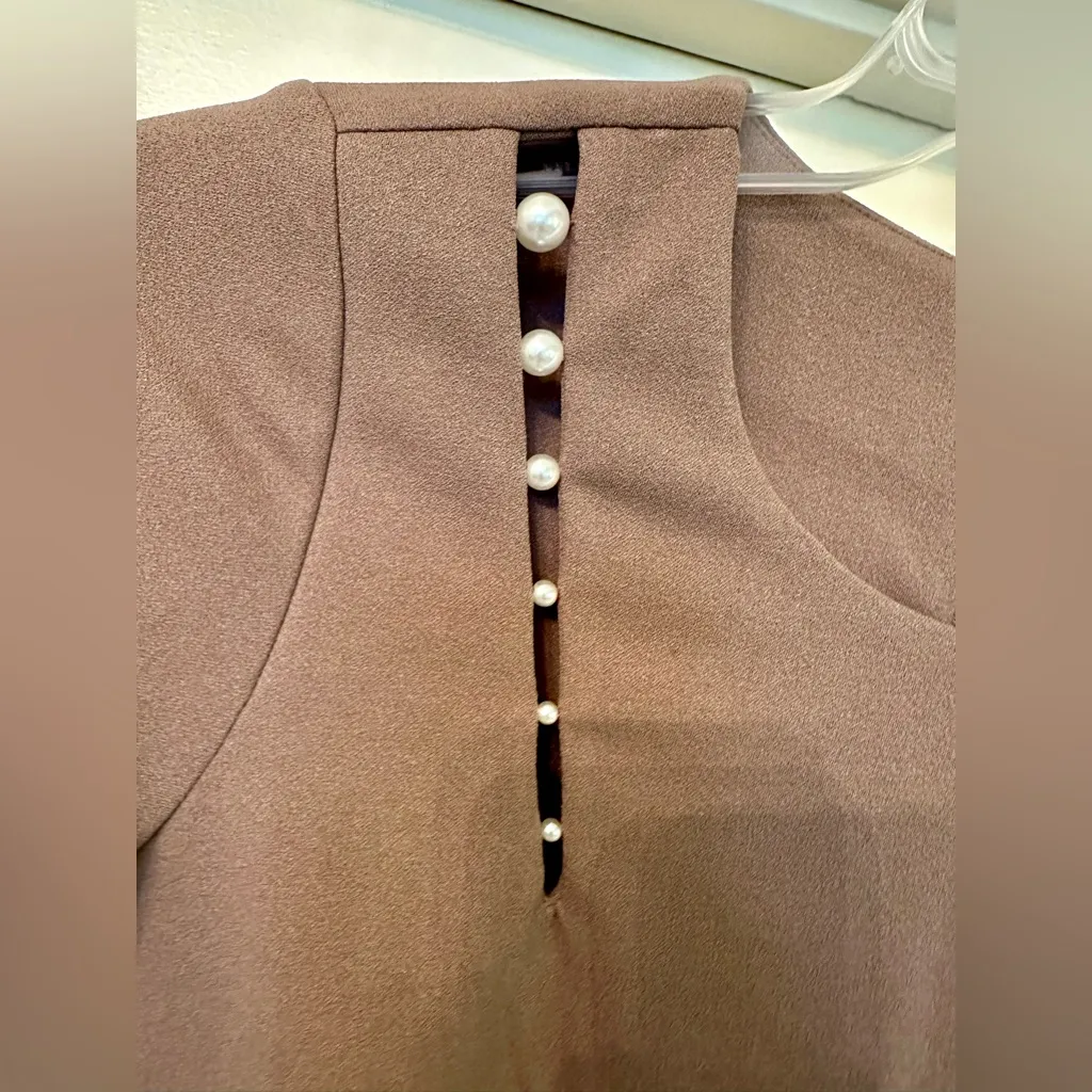 Nina Leonard - Beautiful Light Brown Dress with Pearl Detail! Brand new! - Image 3