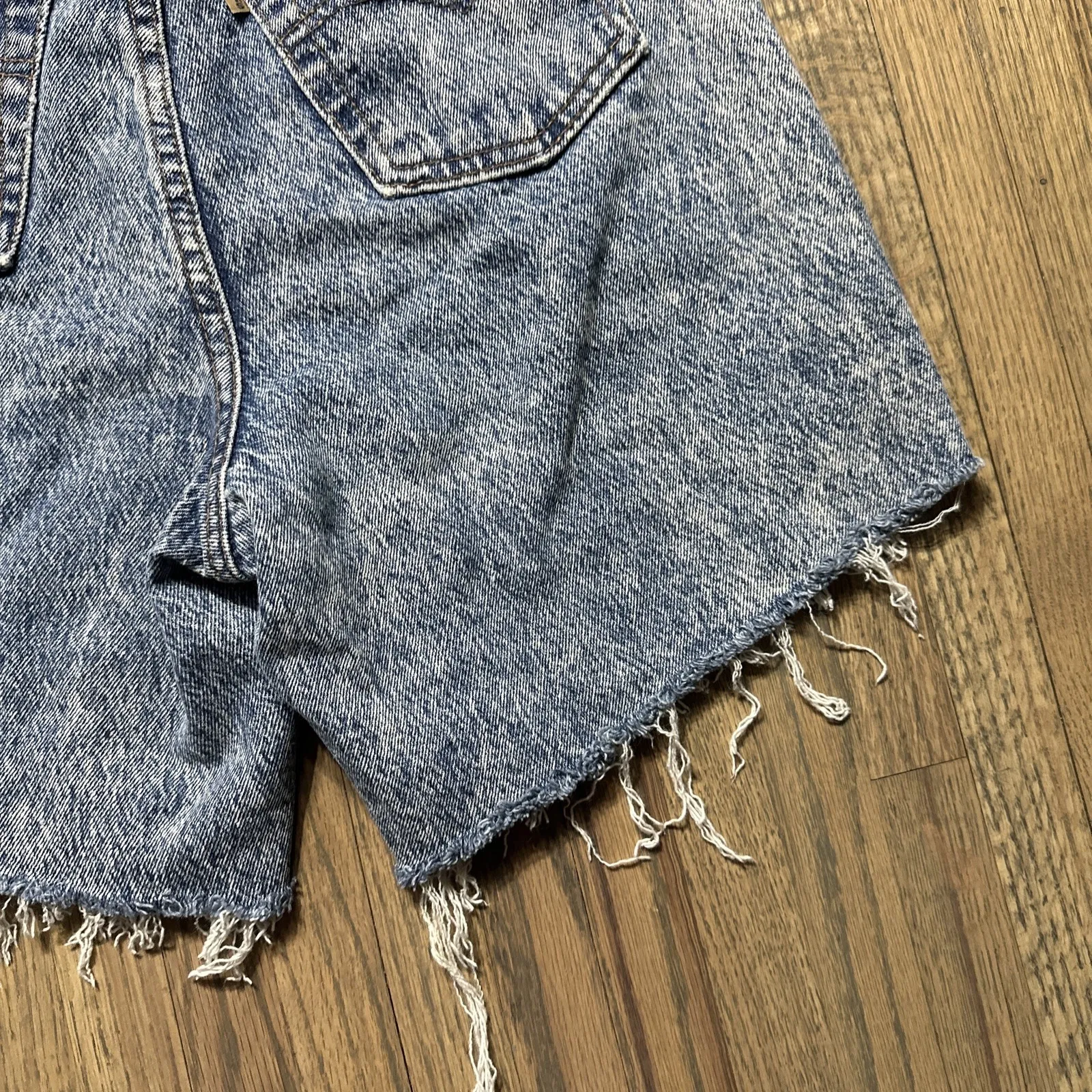 Vintage 70s Levi's Shorts Womens 8 545 Loose Fit Brown Tab Cut Off Denim - Image 8