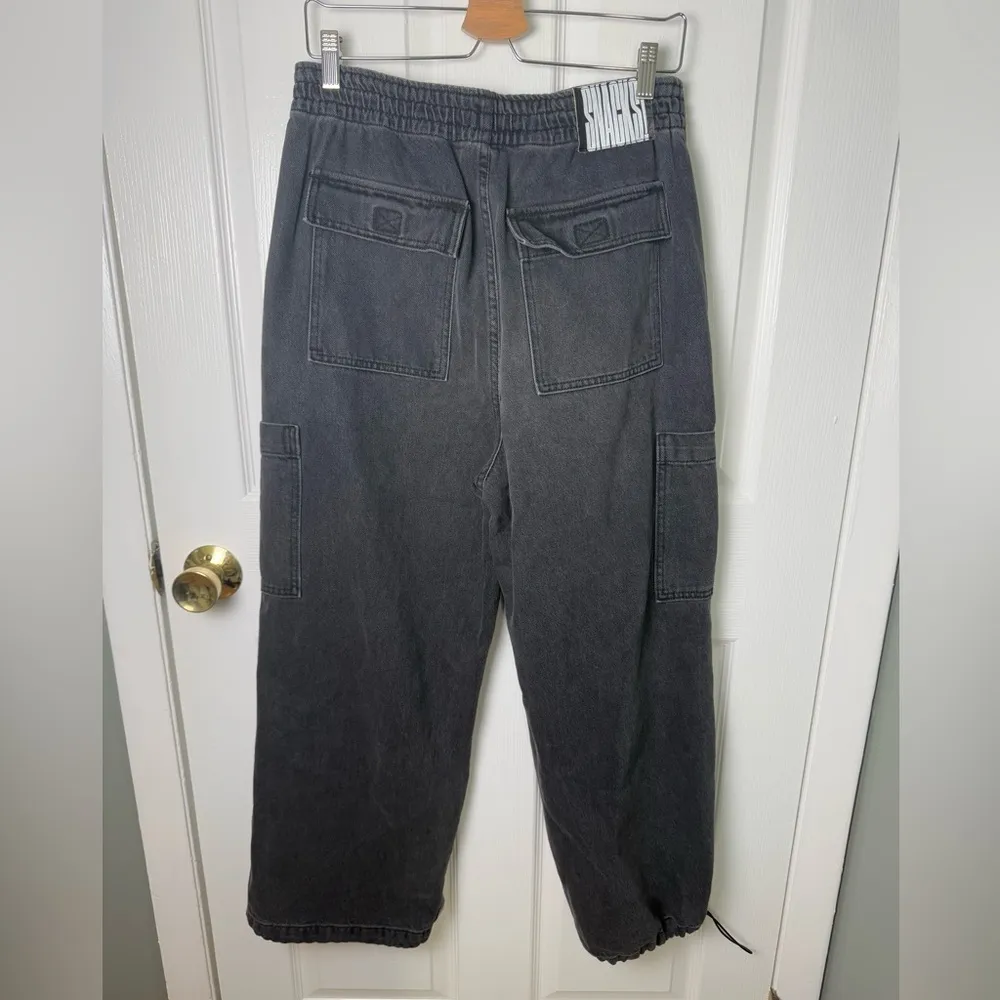 MOTHER Snacks The Munchie Ankle Jeans in Black Wash 27 - Image 4