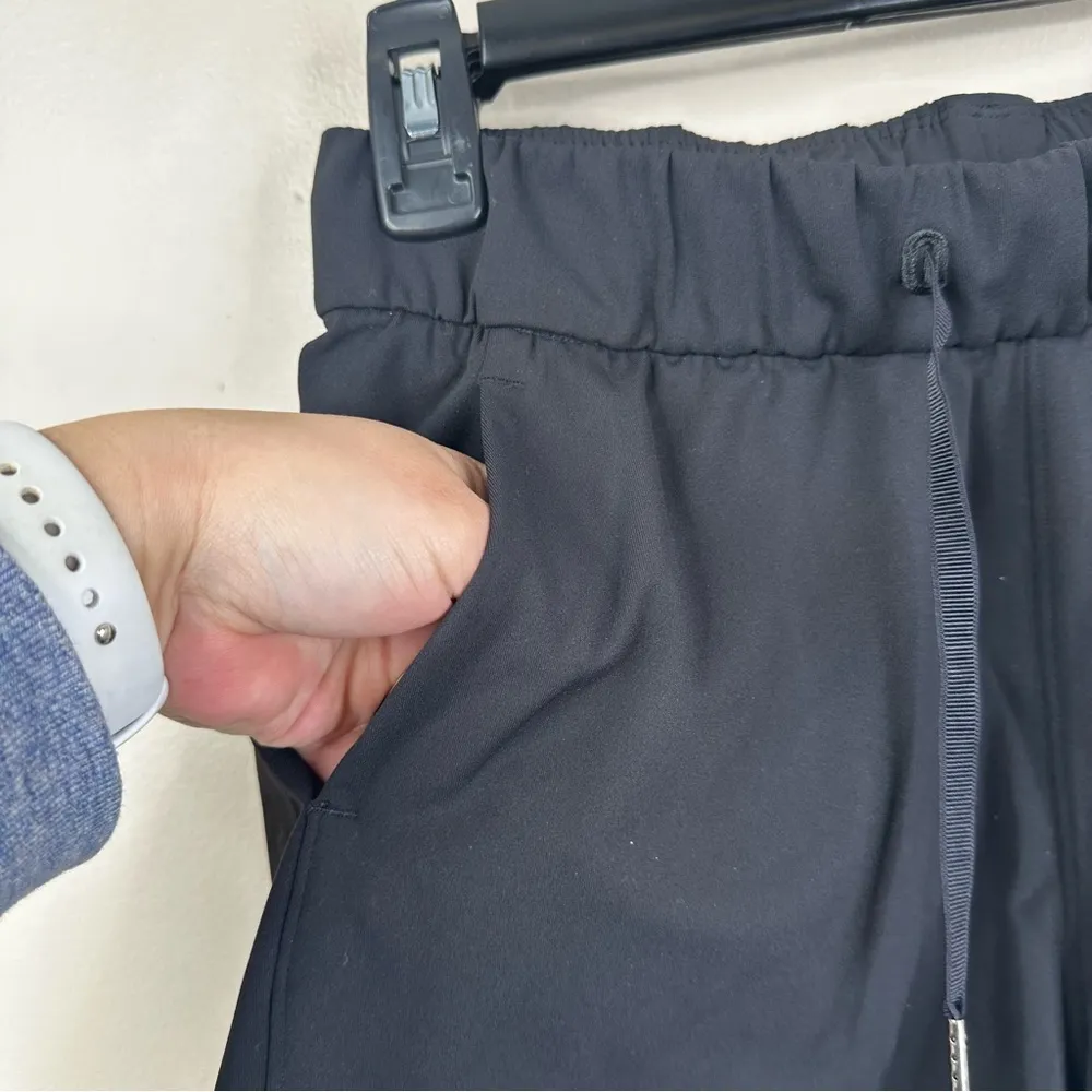 Lululemon On The Fly Shorts 2.5" Inseam Womens 4 in Black W7AROS - Image 3