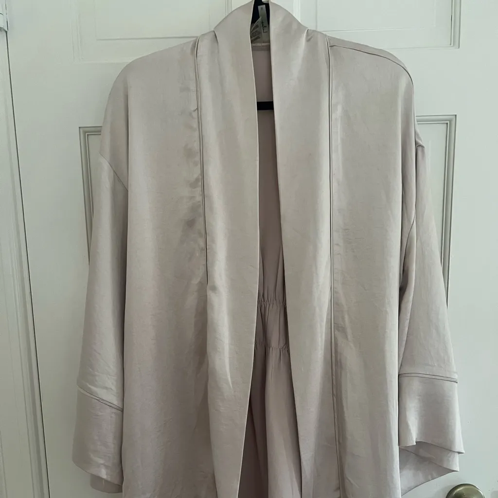 Lulus  Champagne Robe - Image 9