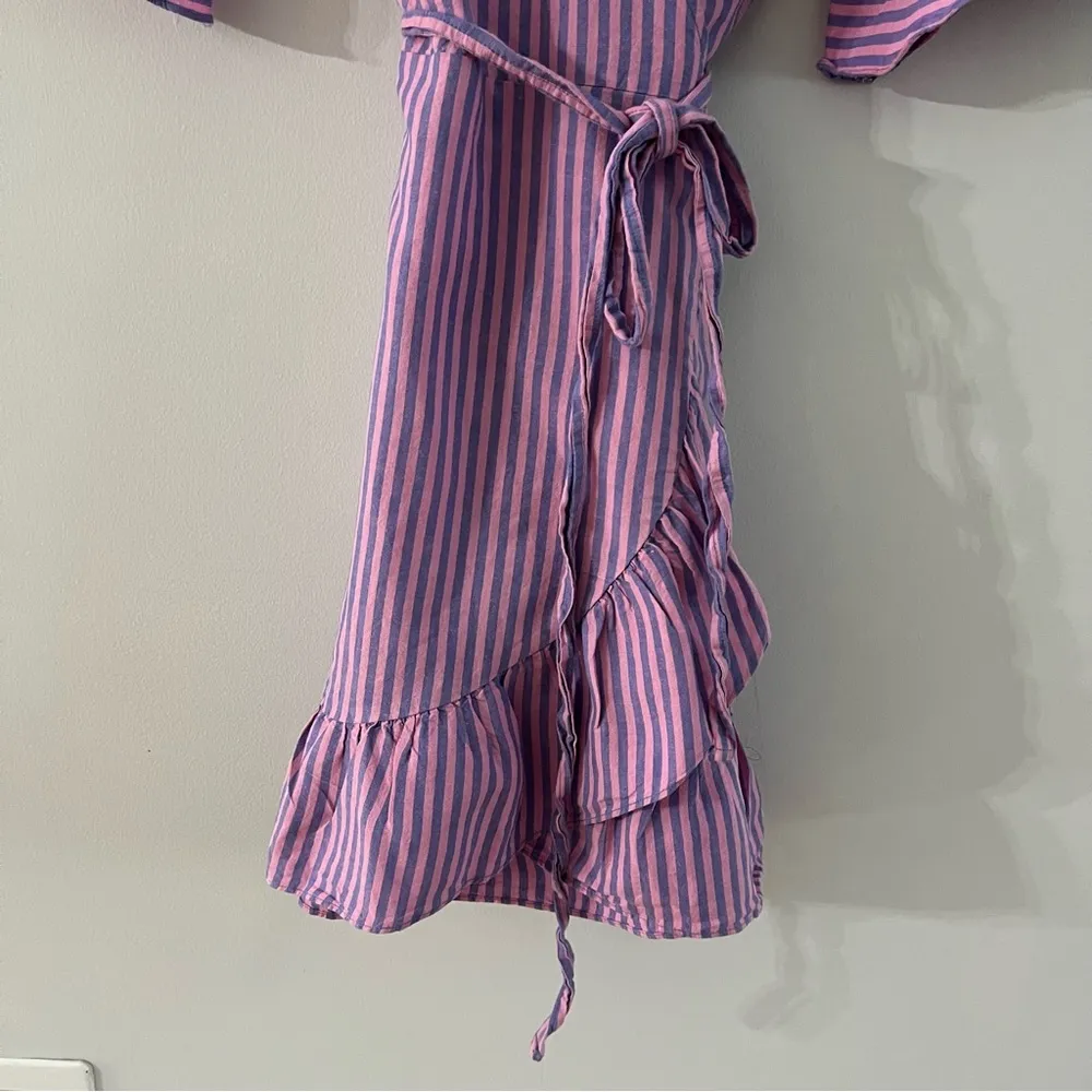 Gap Pink Blue Linen Striped Wrap Dress with bell sleeve detail Gently Used Small - Image 7