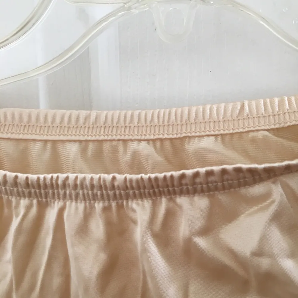 FINAL MARKDOWN Ladies’ adonna half slip (M) - Image 2