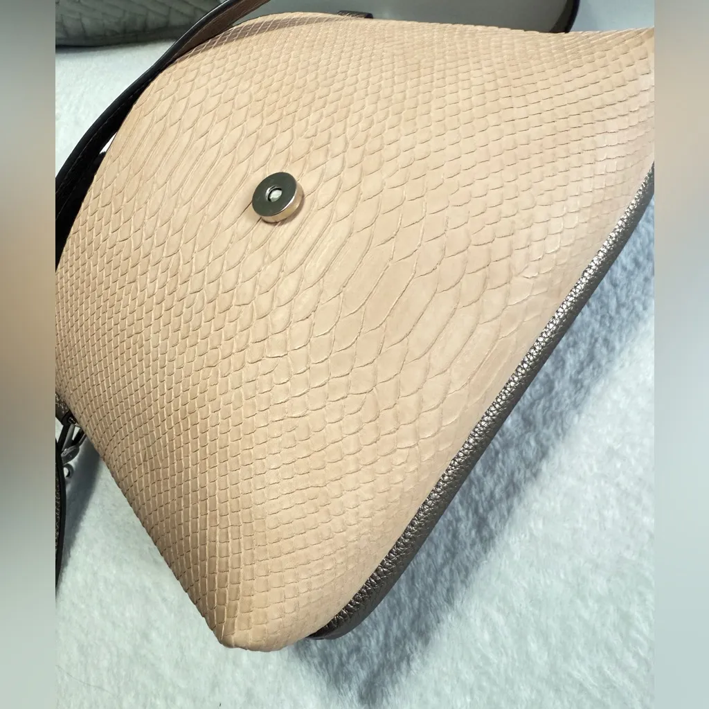 Parfois Snake Texture Pink/ Metallic Bag NWOT Pink - Image 3