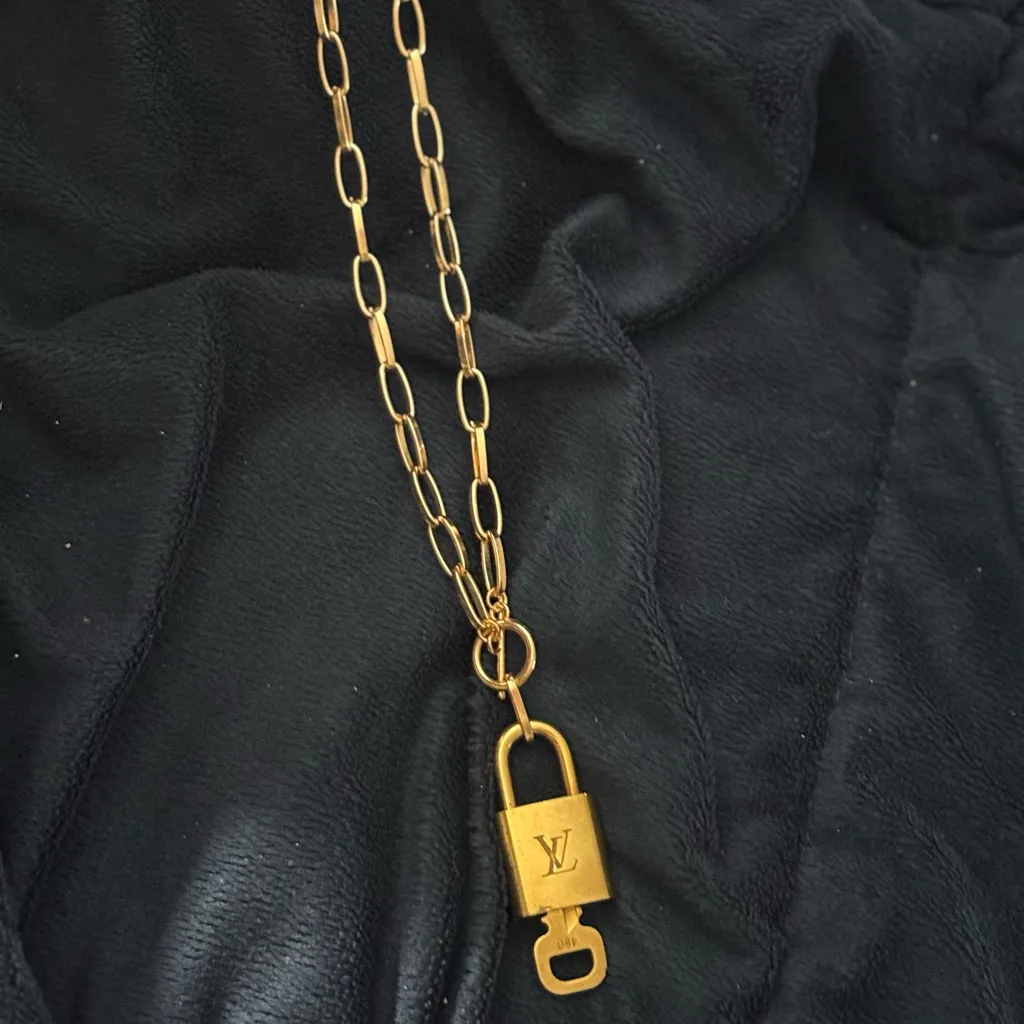 100% Auth Lock and key #450 Gold - Image 2